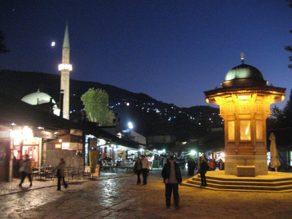 Apartments Center Sarajevo Buitenkant foto